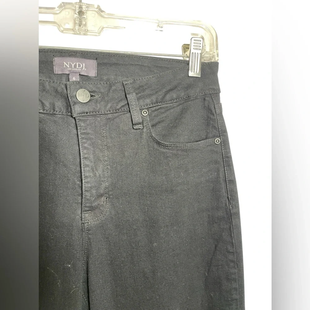 NYDJ jeans size 6 Marilyn Straight Black Bling Pockets PERFECT 🖤🖤🖤‎